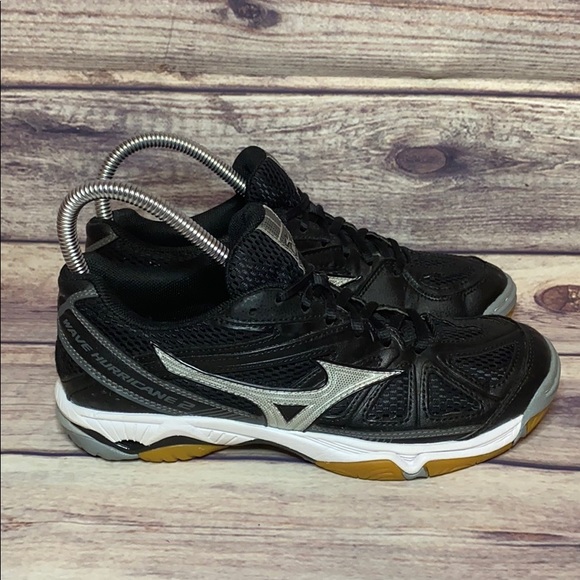 mizuno wave hurricane 2 grey